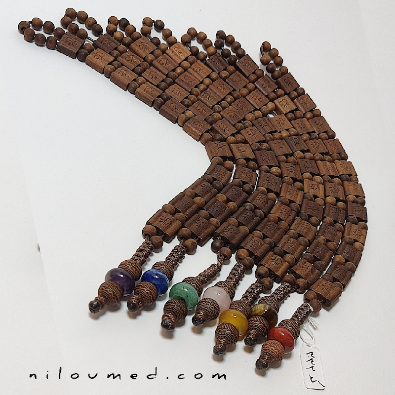 تسبیح زازا چوبی و سنگ با مانترای اوم کد 332