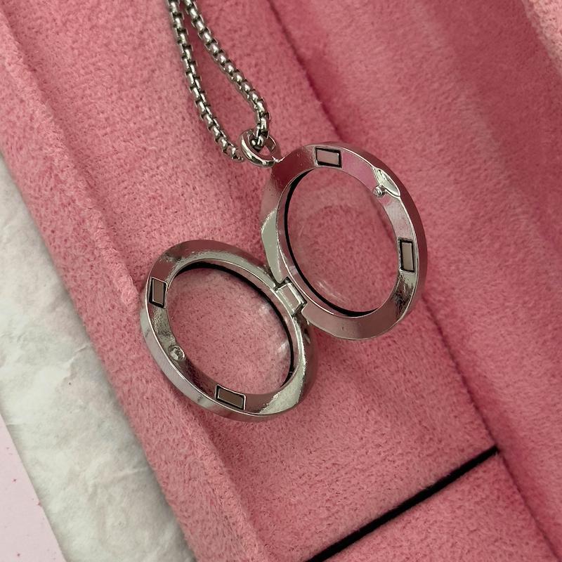 گردنبند لاکت شیشه ای -حروف