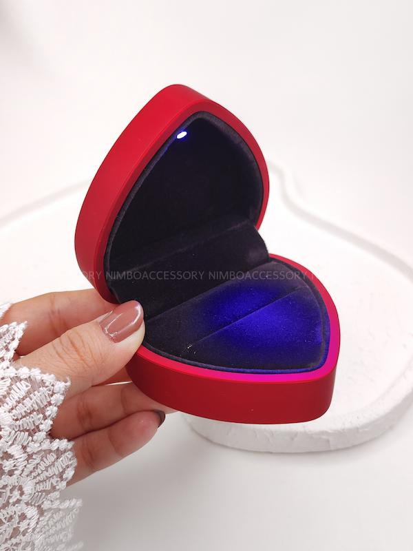 جعبه انگشتر LED دار 390