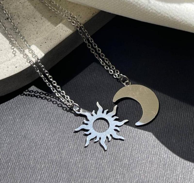 ست گردنبند ماه و خورشید