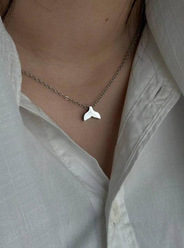 گردنبند دم وال