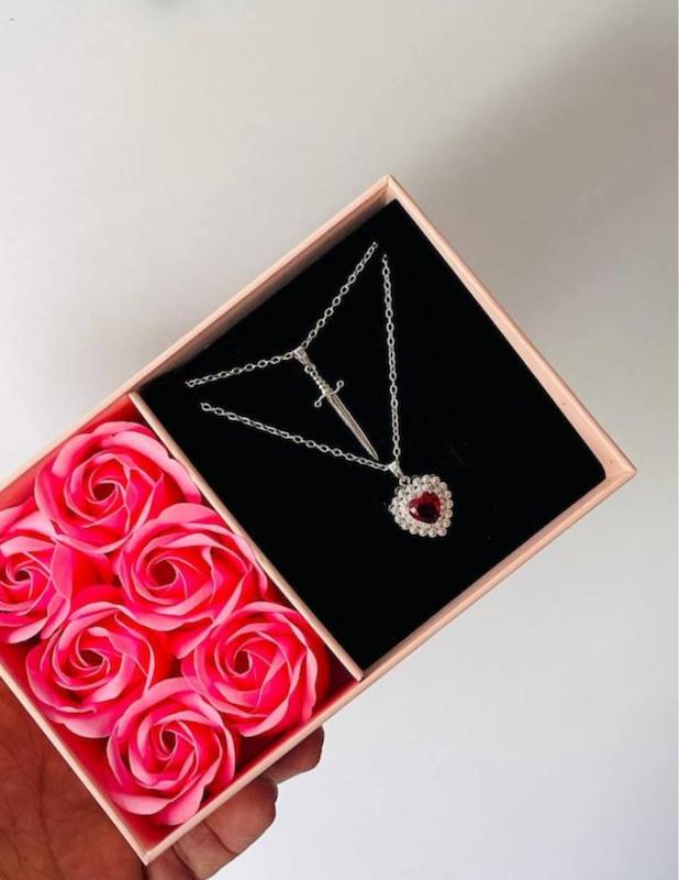 ست گردنبند شمشیرو قلب