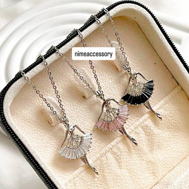 گردنبند بالرین نگین دار