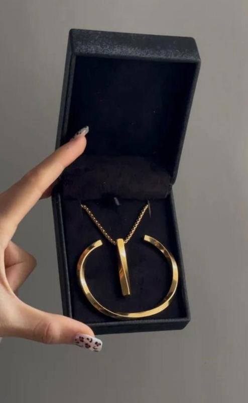 گردنبند و دستبند پیچ