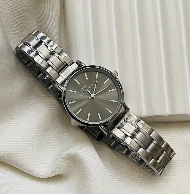 ساعت d&w زنانه