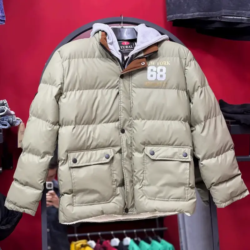 کاپشن پف‌دار سبز مردانه مدل Brooklyn 68 با هودی زیپی جداشونده – رویه سیلیکونی 142