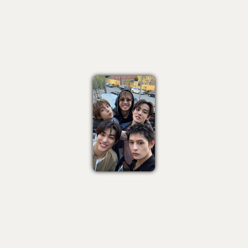 Cortis photocard