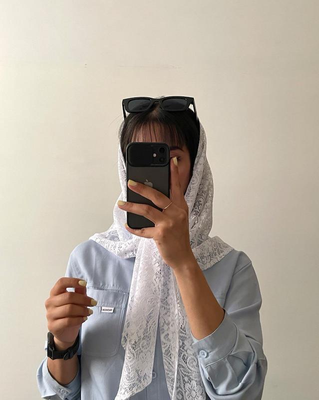 اسکارف گیپور سفید Beautiful Flower