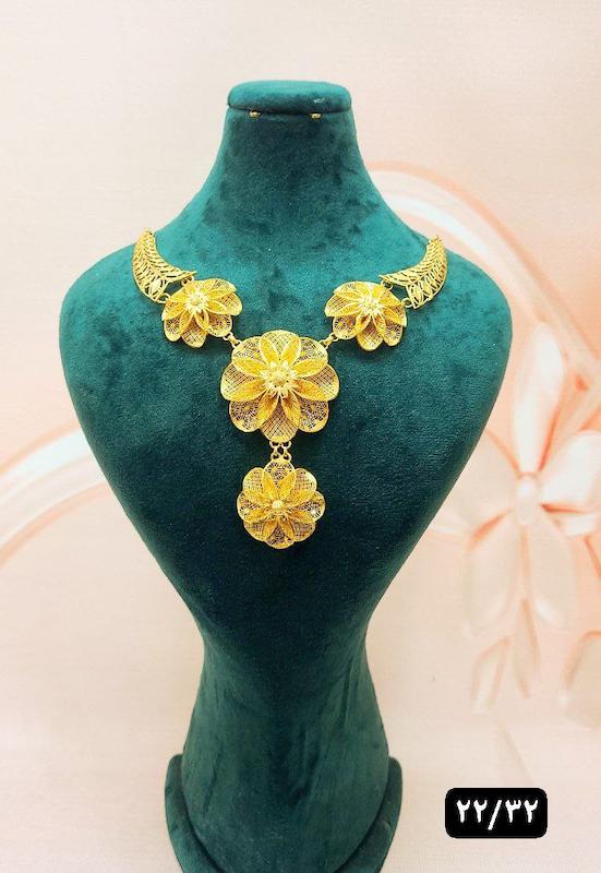 گردنبند نقره اویز نمادار طرح گل