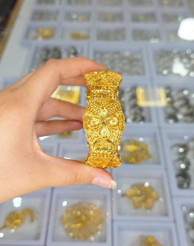 دستبند بحرینی نقره پیچی ابکاری طلا