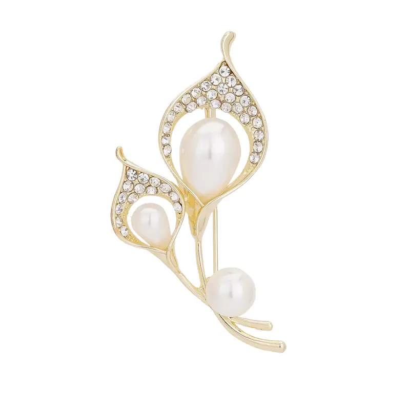 گل سینه, بروچ زنانه, نقرینه, گل سینه مرواریدی, اکسسوری زنانه, گل سینه طلایی, استایل رسمی, هدیه زنانه, روز زن, استایل کلاسیک