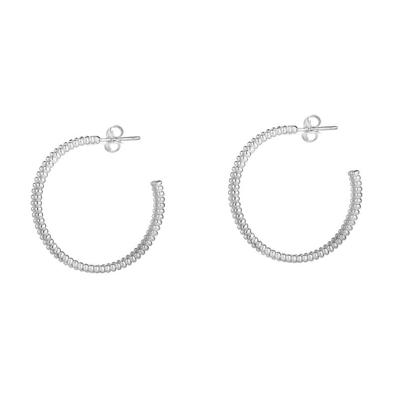 گوشواره حلقه‌ای نقره‌ای ساده با طراحی مدرن10150005