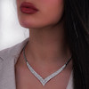 گردنبند نقره زنانه طرح V نگین‌دار لوکس 10001540