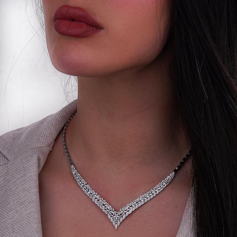 گردنبند نقره زنانه طرح V نگین‌دار لوکس 10001540