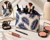 https://nogolbeauty.ir/کیف آرایشی پارچه‌ای طرح‌دار و زیپ‌دار با آستر داخلی طرح پرهای نیمه شب