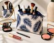 https://nogolbeauty.ir/کیف آرایشی پارچه‌ای طرح‌دار و زیپ‌دار با آستر داخلی طرح پرهای نیمه شب
