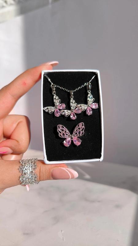 نیمست پروانه💞