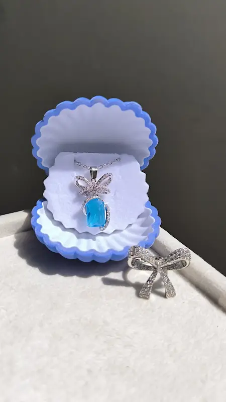 گردنبند پاپیون🩵
