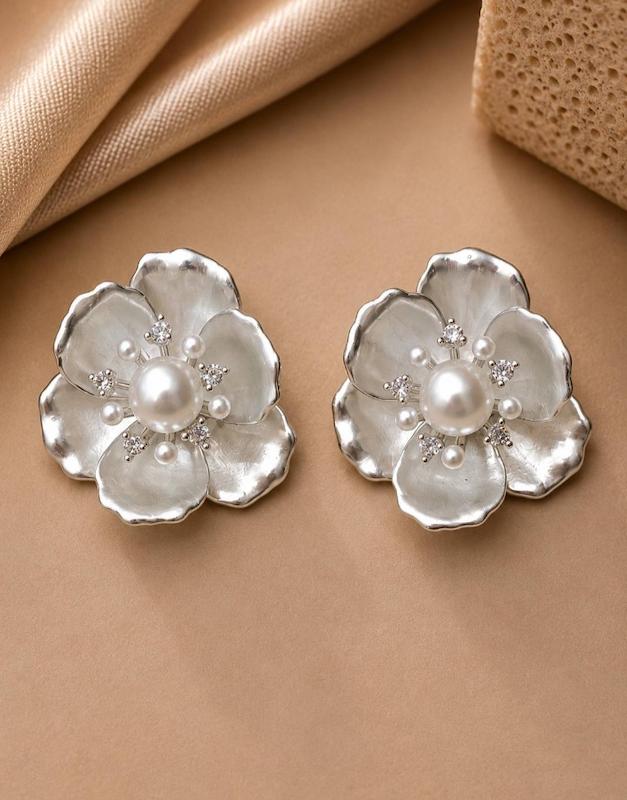 گوشواره طرح گل مروارید ۲