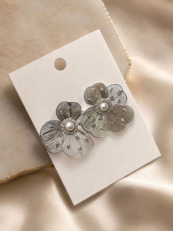 گوشواره گل مینیاتوری 
