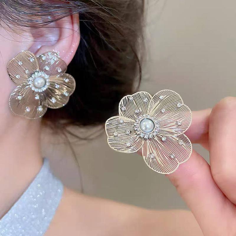 گوشواره گل مینیاتوری 