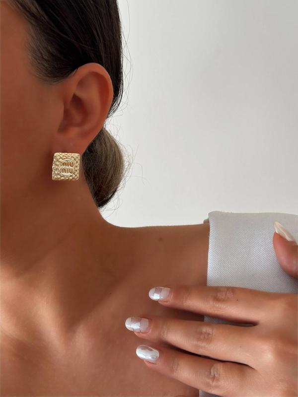گوشواره miu miu مربعی cp