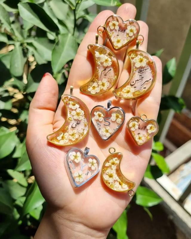 گردنبند گل طبیعی با اسم