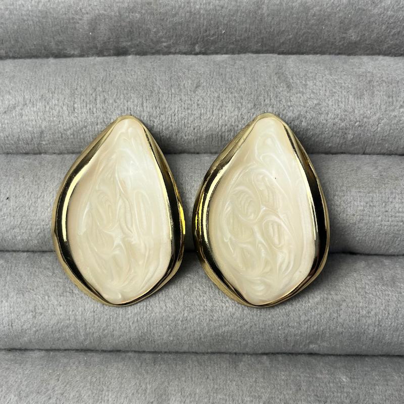 گوشواره اشکی