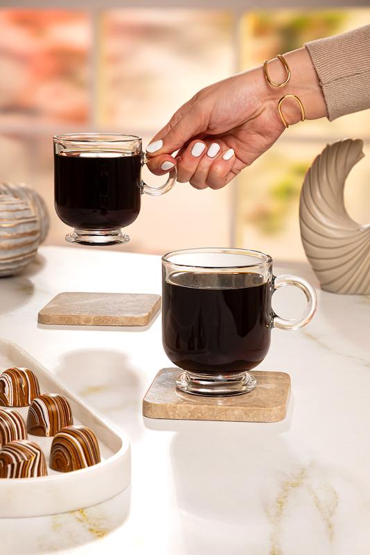 فنجان شیشه ای پایه دار