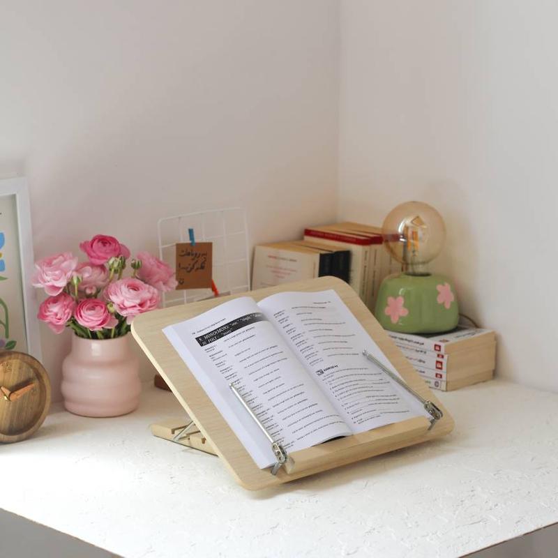 نگهدارنده کتاب روشن
