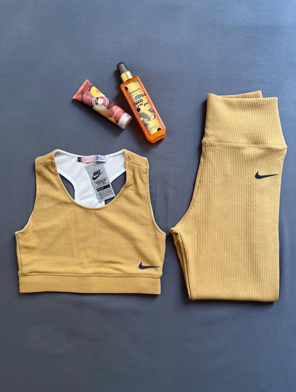 ست نیمتنه و لگ