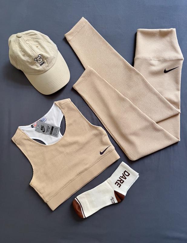 ست نیمتنه و لگ