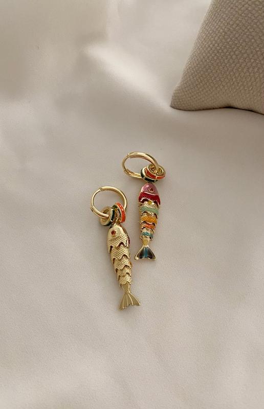 گوشواره ماهی میناکاری دورو طلایی و رنگی