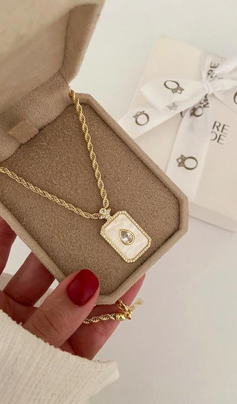 گردنبند طنابی اشک صدفی