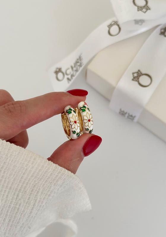 گوشواره میناکاری سفید برگ سبز