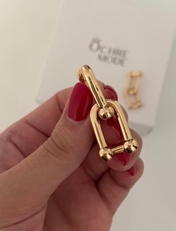 گوشواره تیفو
