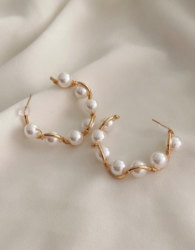 گوشواره مروارید پیچ و تاب