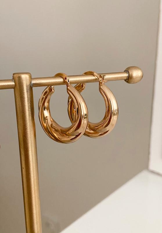 گوشواره حلقه ای بزرگ