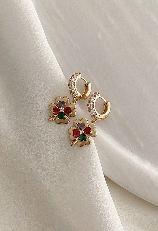 گوشواره شبدر رنگی