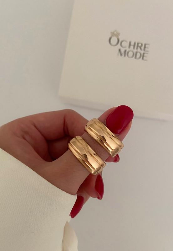 گوشواره حلقه ای بزرگ