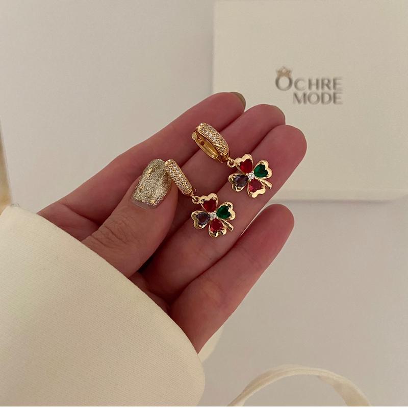 گوشواره شبدر رنگی