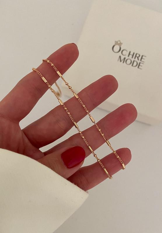 گردنبند خط دار و دو گوی