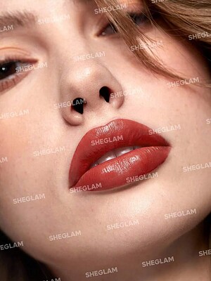 رژلب جامد آبرسان شیگلم  creme allure lipstick