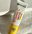 کرم ضد آفتاب ضدلک بیرنگ ویتامین c گارنیر 40میل garnier vitamin c sunscreen