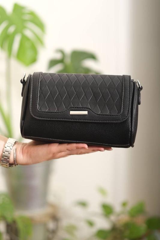 کیف دوشی چرمی طرح کویین Qu-11