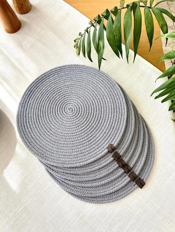 زیربشقابی قیطان‌دوزی دست‌دوز