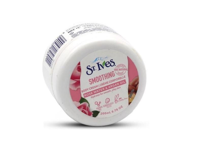 کرم بدن استیوز St. Ives مدل آبرسان و نرم‌کننده (Avocado & Vitamin E / Rose Water & Argan Oil)