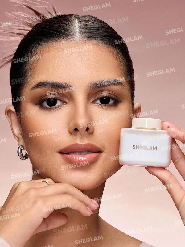 پودر فیکس شفاف شیگلم، مدل Blur In A Bottle