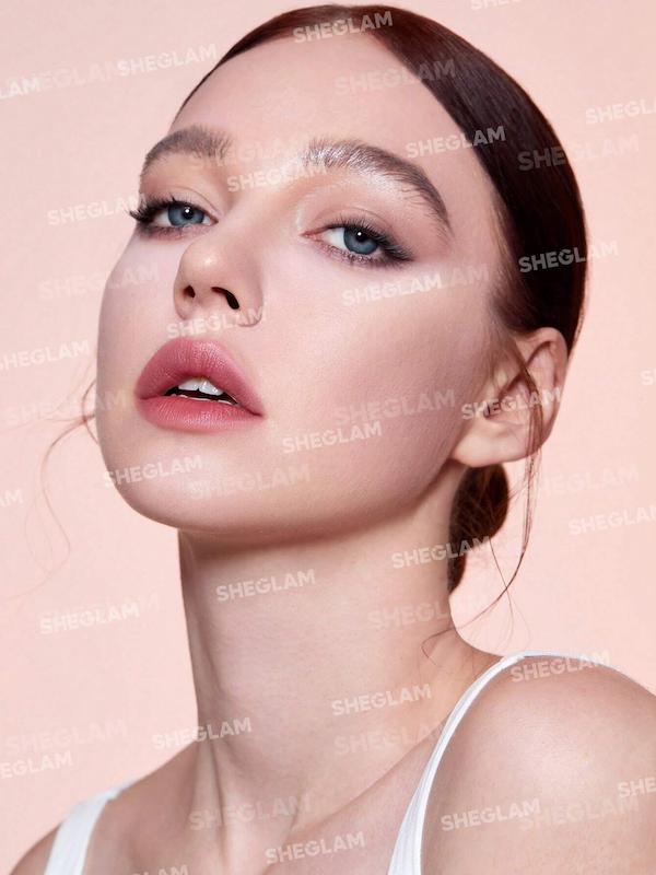 پودر فیکس براق شیگلم، مدل بابلگام و بنانا | SHEGLAM Baked Glow Setting Powder - Bubblegum & banana
