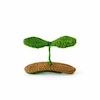گیره مو بافتنی طرح جوانه دوبرگ سبز روی پایه قهوه‌ای روشن